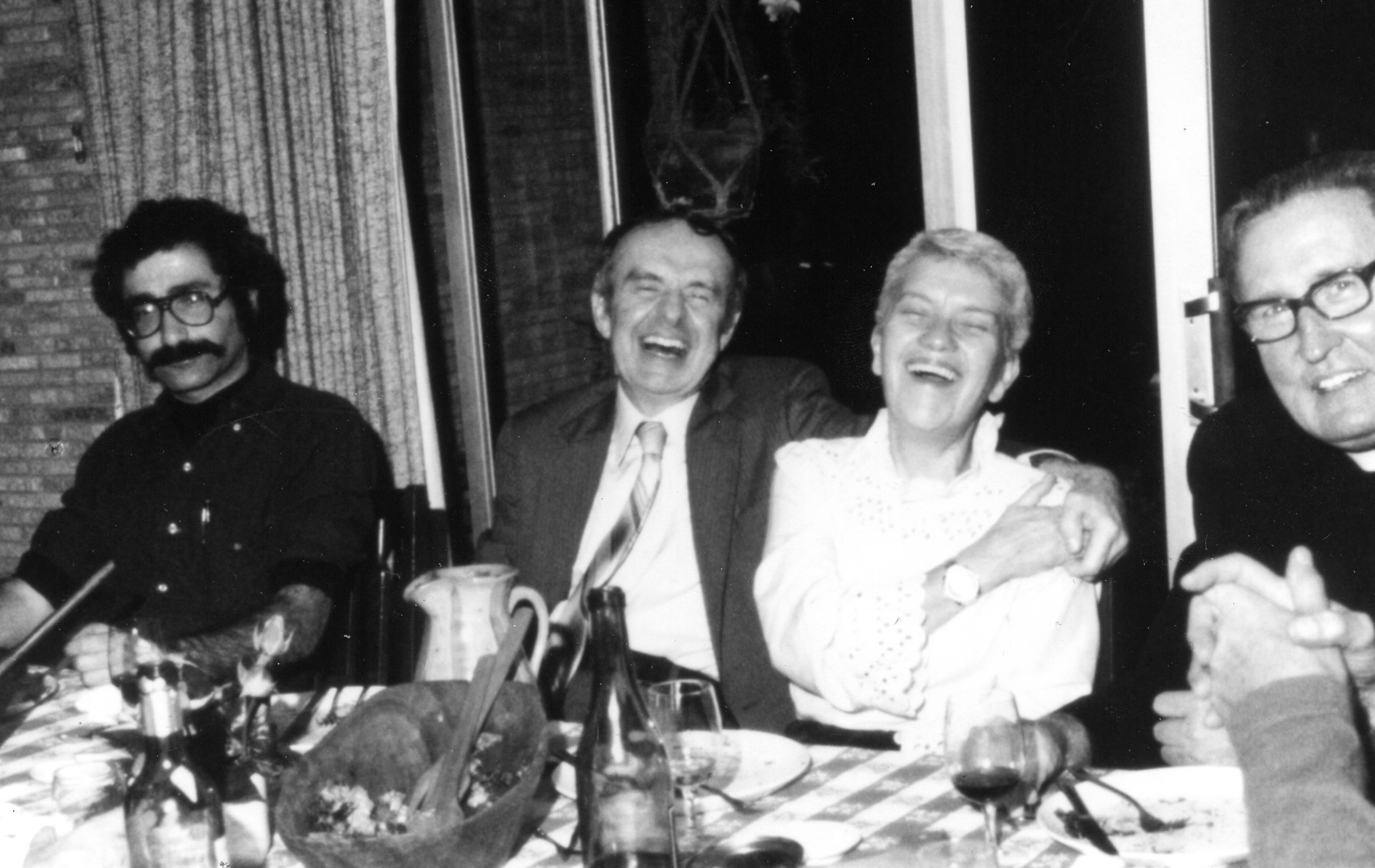 (L-R): Jay Frogel, Allan Sandage, Vera Rubin, and Martin McCarthy share a meal. Image information: Frogel Jay D1, AIP Emilio Segrè Visual Archives, Rubin Collection