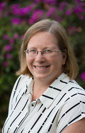 Headshot of Karen Meech, winner of the 2023 Dannie Heineman Prize for Astrophysics