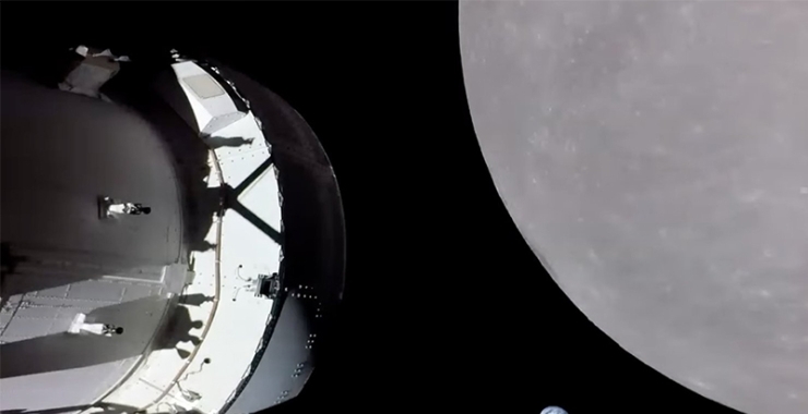 Artemis I crew vehicle passing by the Moon