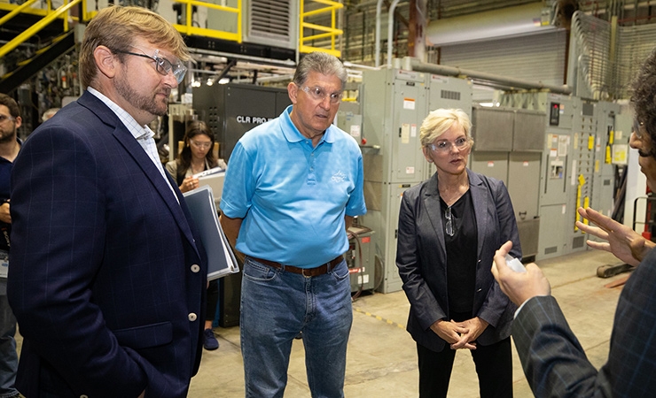 NETL Director Brian Anderson, Sen. Joe Manchin, and Energy Secretary Jennifer Granholm at NETL's West Virginia facility