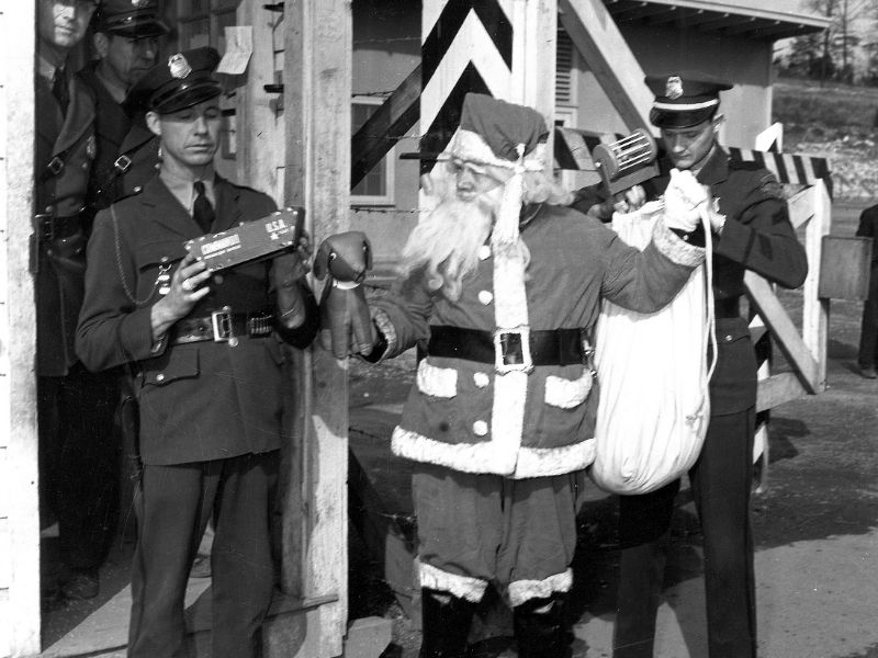 Santa encounters tight security during a visit to Oak Ridge National Laboratory